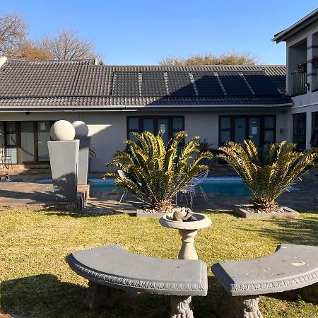 2 Op Terblanche Guesthouse Boksburg Exterior foto